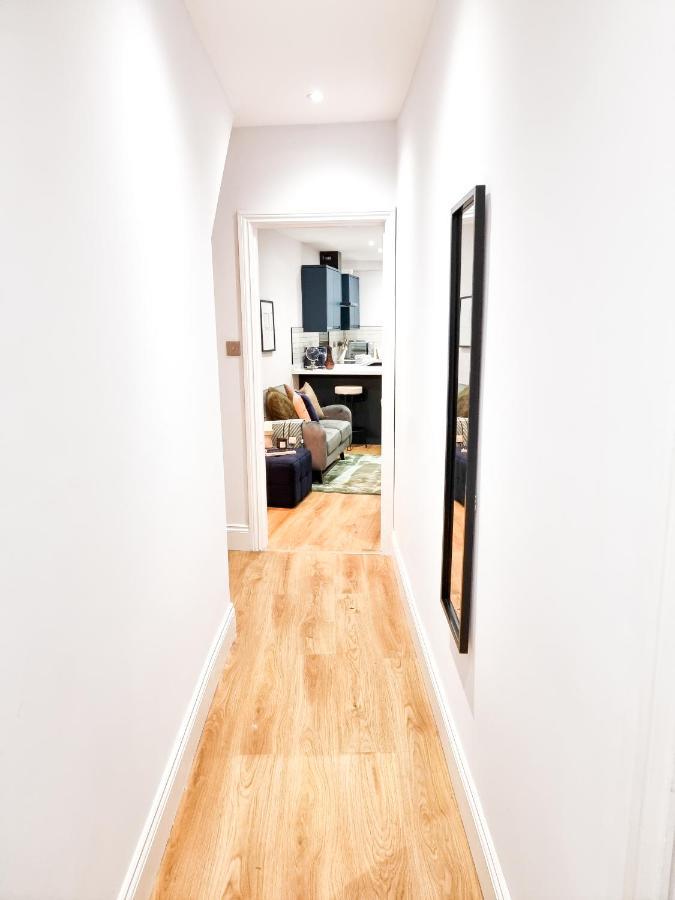Gorgeous Newly Renovated 2 Double Bed Flat