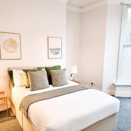 Gorgeous Newly Renovated 2 Double Bed Flat Apartment Swansea Exterior photo