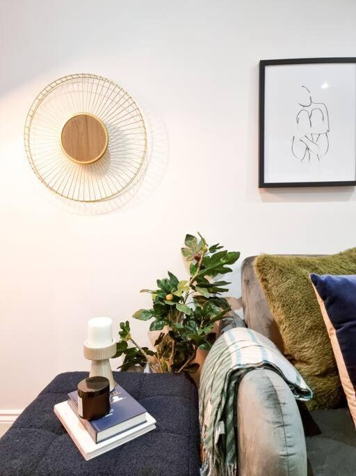 Apartment Gorgeous Newly Renovated 2 Double Bed Flat *