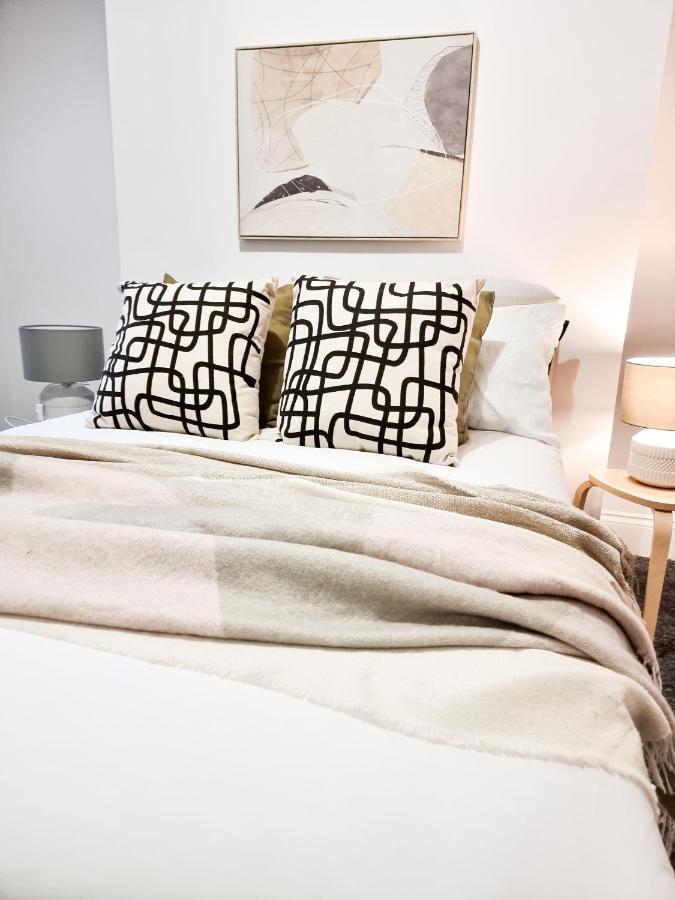 Apartment Gorgeous Newly Renovated 2 Double Bed Flat *